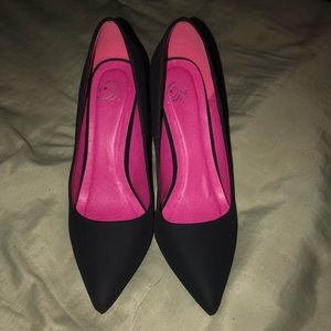Black Nubuck size 10 Heels